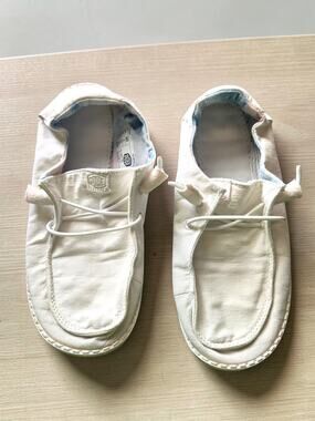 Hey Dude Women’s Wendy Shoes White Size 6